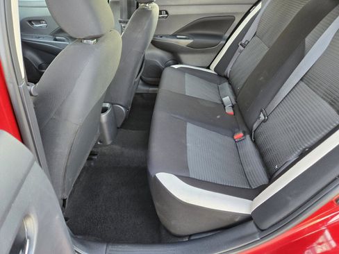 Used 2022 Nissan Versa SV FWD image 9