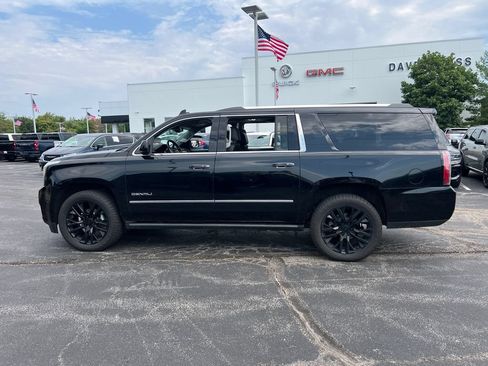 Used 2019 GMC Yukon XL Denali w/ Denali Ultimate Package AWD/4WD image 11