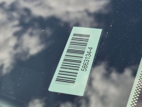 Used 2025 Chevrolet Trax LT w/ LT Convenience Package FWD image 30