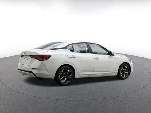 Used 2025 Nissan Sentra SV FWD image 9