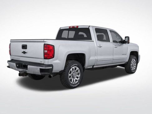 Used 2016 Chevrolet Silverado 2500 LTZ AWD/4WD image 3