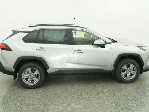 New 2025 Toyota RAV4 XLE image 33