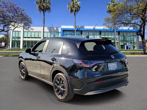 Certified 2025 Honda HR-V Sport image 3