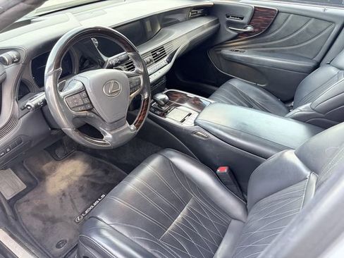 Used 2018 Lexus LS 500 w/ Interior Upgrade Package image 9