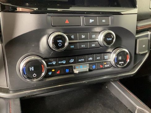 Used 2022 Ford Expedition Limited image 29