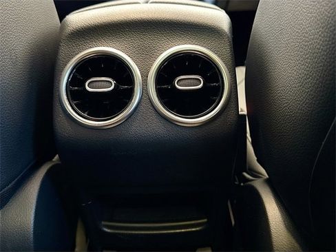 Certified 2022 Mercedes-Benz GLA 250 4MATIC image 25