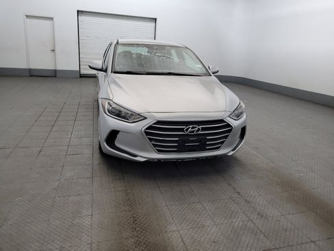 Used 2018 Hyundai Elantra SE w/ Cargo Package FWD image 14