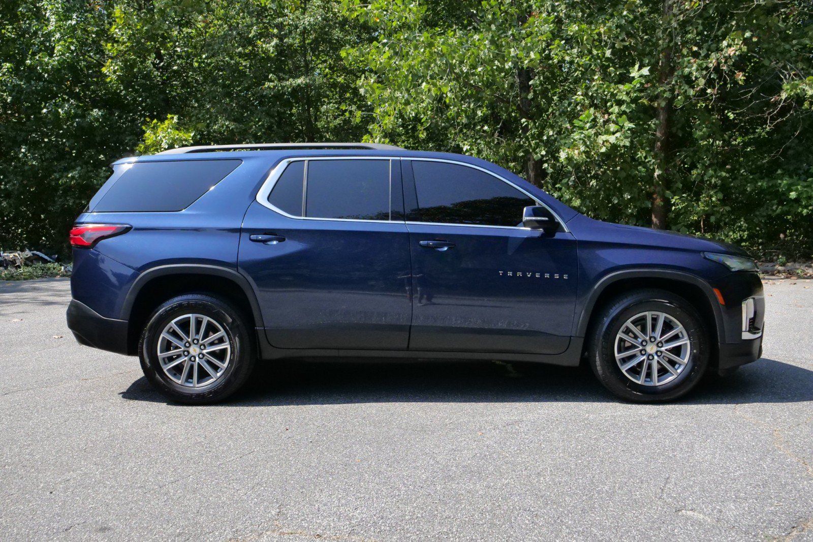 Used 2022 Chevrolet Traverse LT AWD/4WD image 45