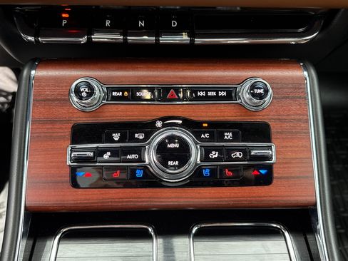 Used 2022 Lincoln Aviator Reserve w/ Equipment Group 201A AWD/4WD image 20