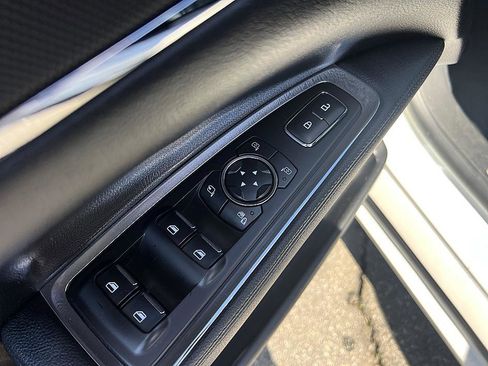 Used 2018 Lincoln Continental Premiere image 20