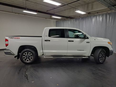 Used 2014 Toyota Tundra SR5 w/ TRD Off Road Package image 9