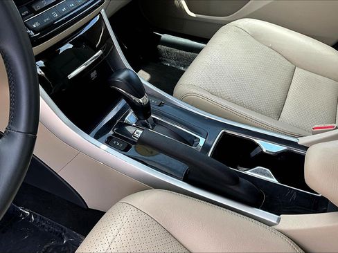 Used 2017 Honda Accord EX-L image 14