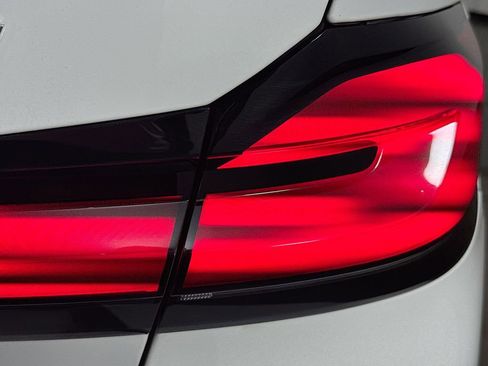 Used 2022 BMW 530i w/ M Sport Package image 33