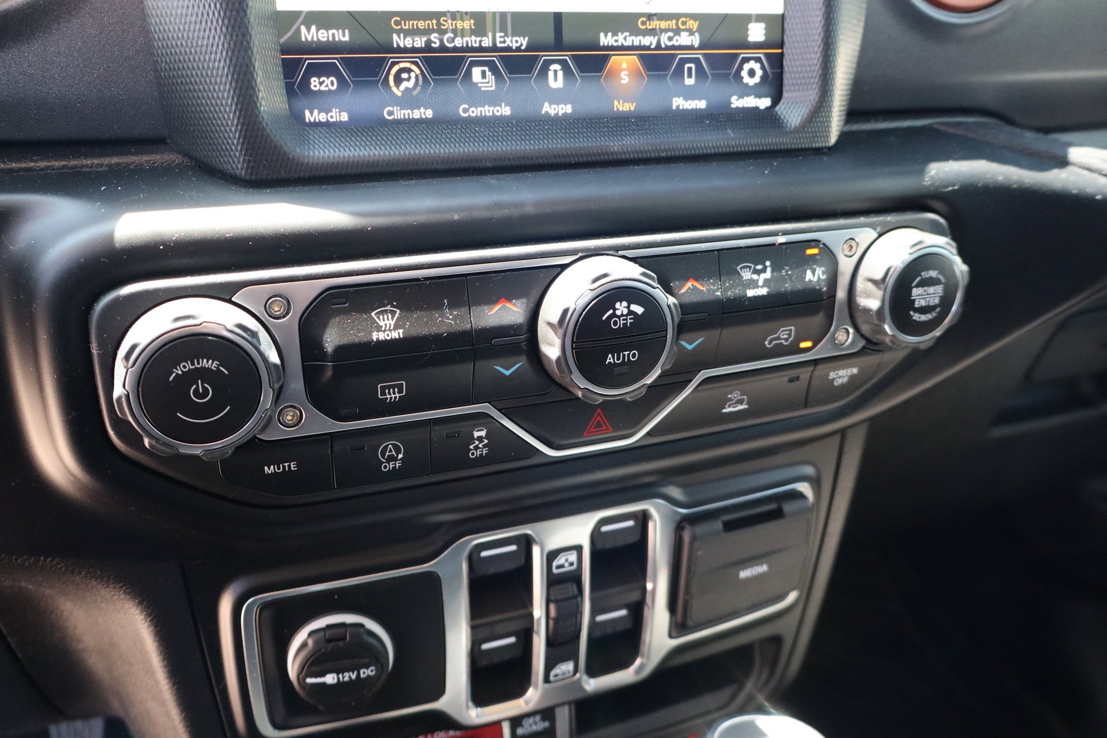 Used 2023 Jeep Gladiator Mojave w/ Trailer Tow Package AWD/4WD image 24