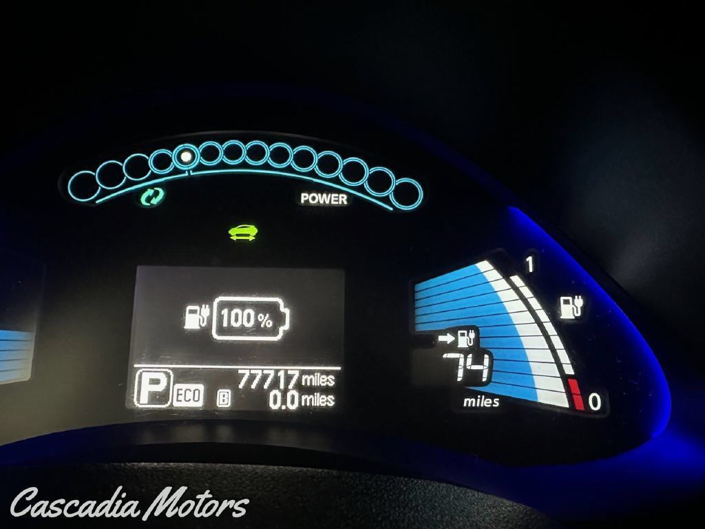 Used 2013 Nissan Leaf SL FWD image 2