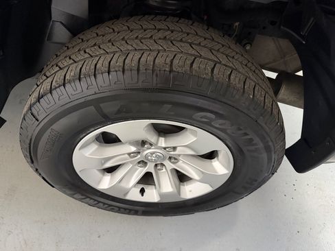 Used 2023 RAM 1500 Laramie image 9