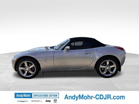 Used 2007 Pontiac Solstice Convertible w/ Premium Package RWD image 4