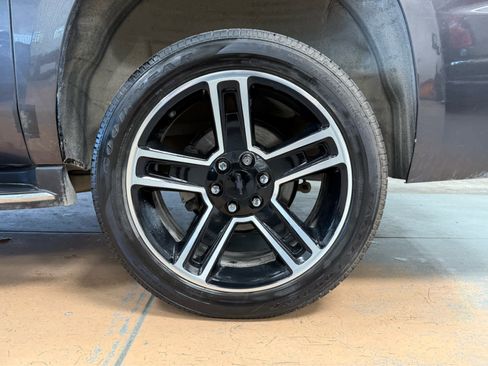 Used 2017 Chevrolet Suburban Premier AWD/4WD image 9