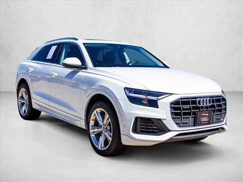 Used 2022 Audi Q8 Premium AWD/4WD image 3