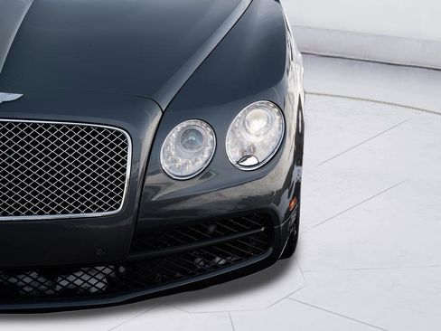 Used 2016 Bentley Flying Spur V8 image 16