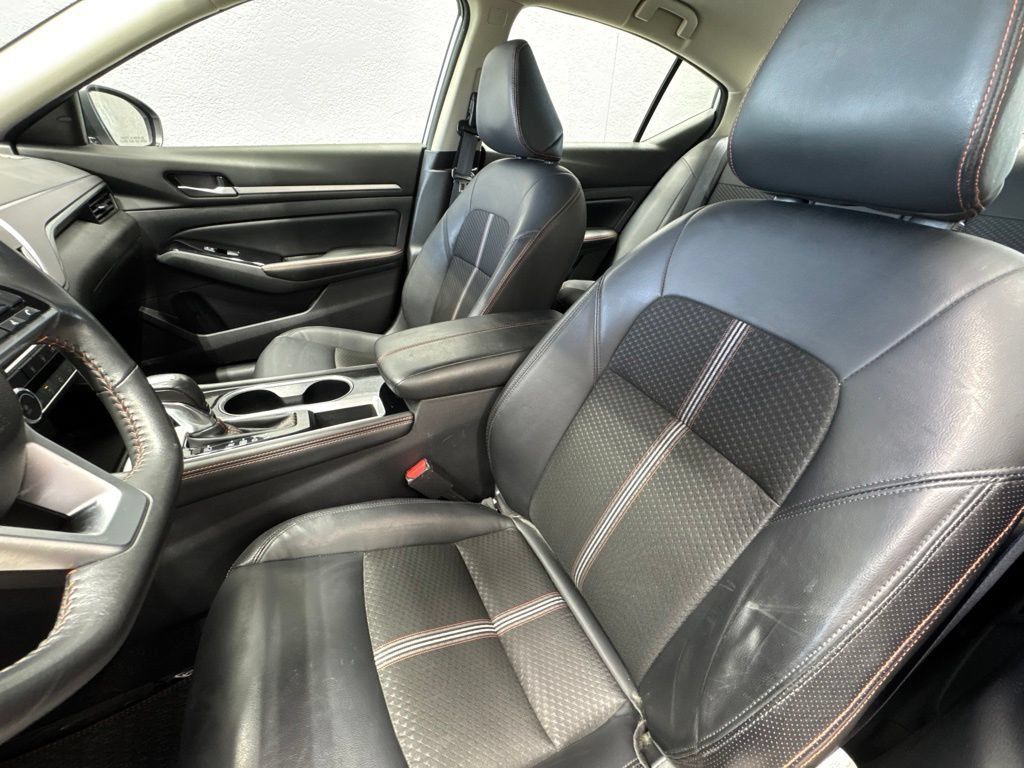 Used 2024 Nissan Altima 2.5 SR FWD image 13