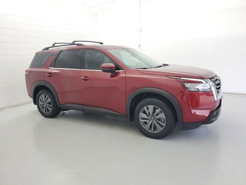 Used 2022 Nissan Pathfinder SV FWD image 4