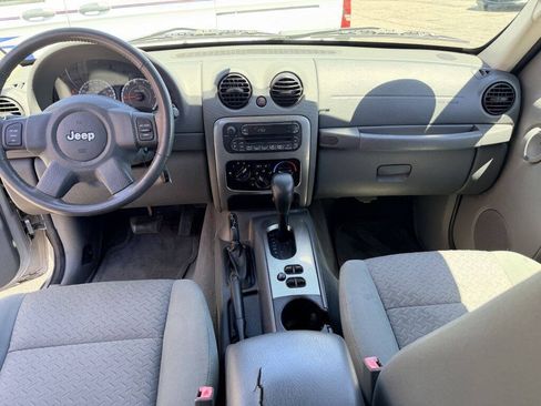 Used 2006 Jeep Liberty Renegade AWD/4WD image 7