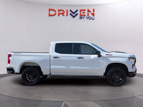 Used 2025 Chevrolet Silverado 1500 LT Trail Boss w/ Convenience Package II image 7