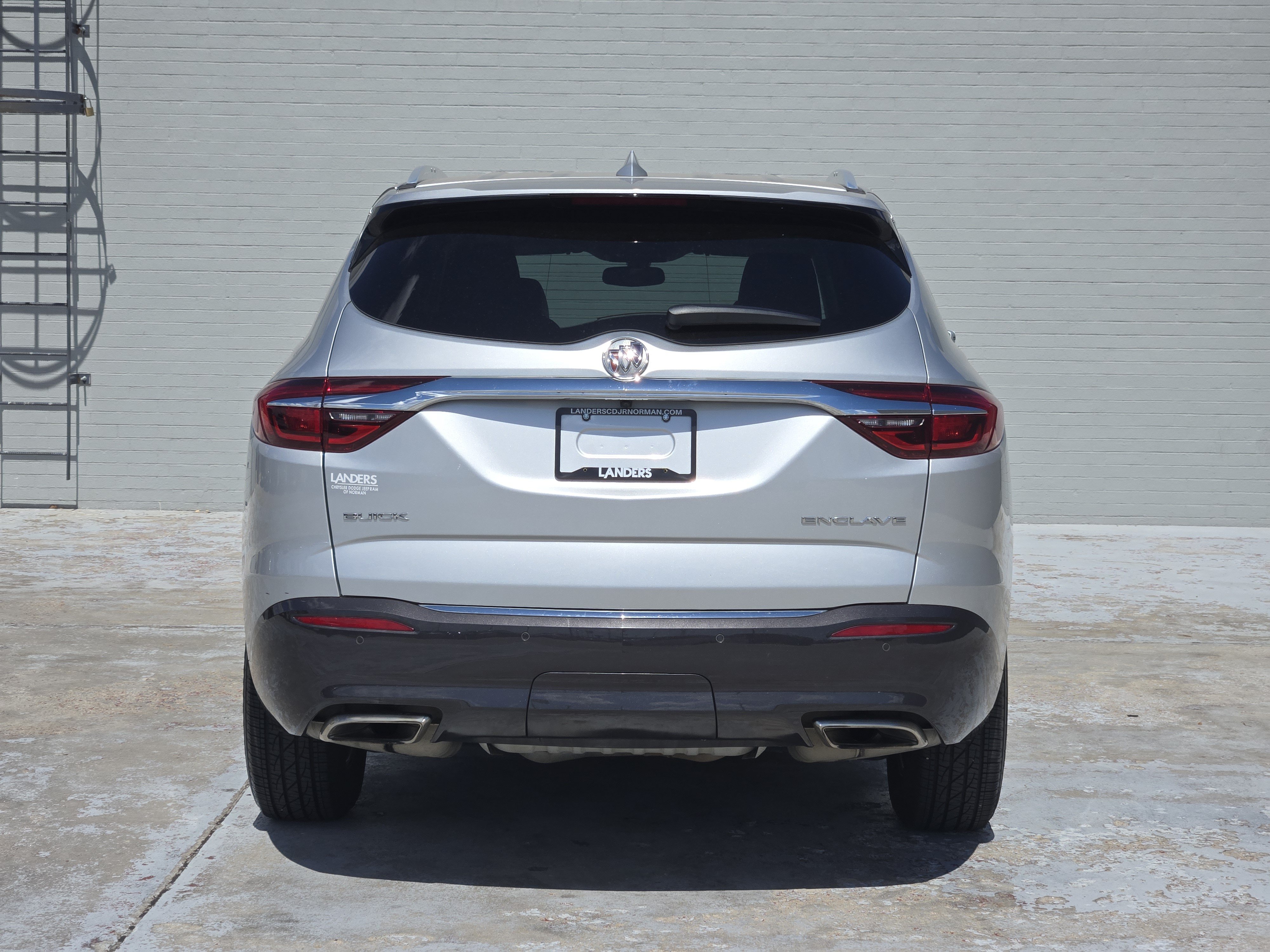 Used 2018 Buick Enclave Essence w/ Trailering Package FWD image 6