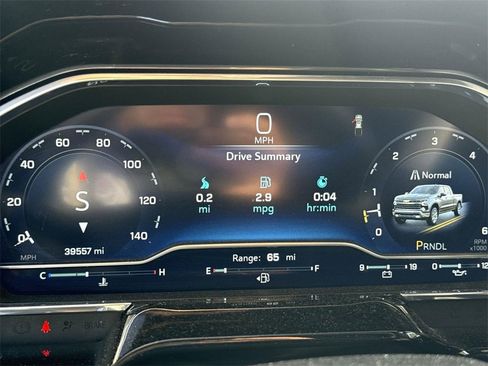 Used 2025 Chevrolet Silverado 1500 LT image 10