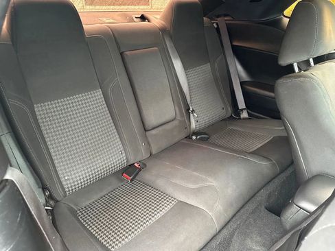 Used 2019 Dodge Challenger SXT image 21