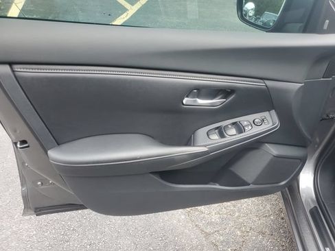 Used 2022 Nissan Sentra SV FWD image 11
