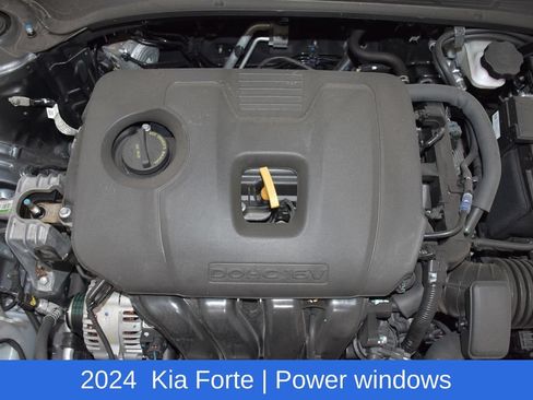 Used 2024 Kia Forte LXS w/ LXS Technology Package FWD image 8