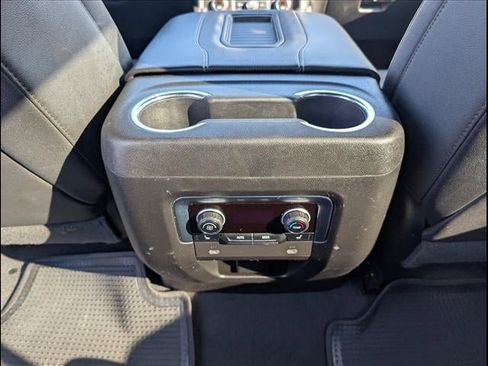 Used 2023 Chevrolet Suburban Premier image 18