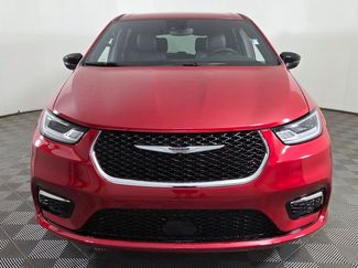 New 2026 Chrysler Pacifica Select video 2