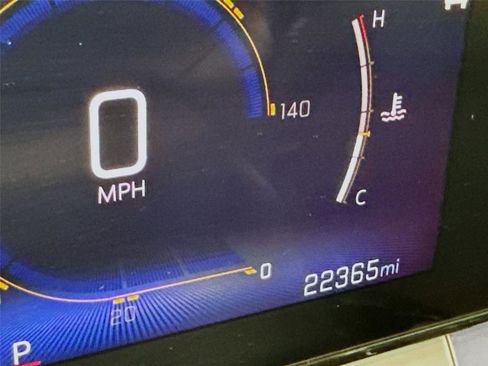 Used 2024 Chevrolet Trax LT w/ Driver Confidence Package FWD image 2