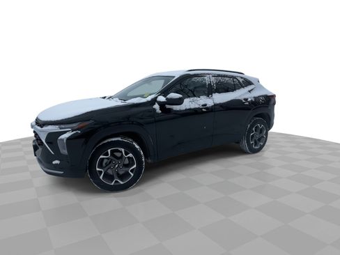 Certified 2025 Chevrolet Trax LT w/ LT Convenience Package image 4