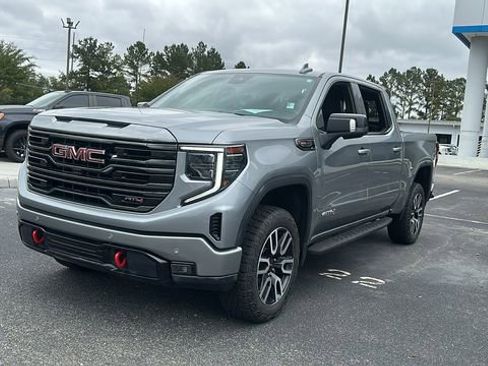 Used 2024 GMC Sierra 1500 AT4 w/ Technology Package image 3