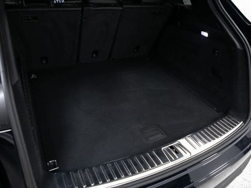 Certified 2023 Porsche Cayenne Platinum Edition w/ Assistance Package image 30