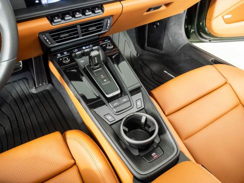Certified 2026 Porsche 911 Targa 4 GTS AWD/4WD image 18