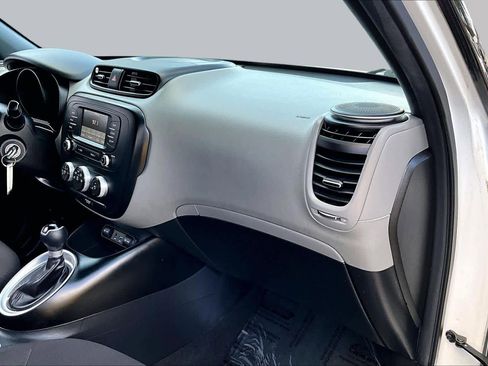 Used 2019 Kia Soul FWD image 18
