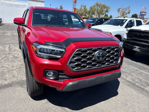 Used 2022 Toyota Tacoma TRD Off-Road w/ TRD Premium Off Road Package AWD/4WD image 5