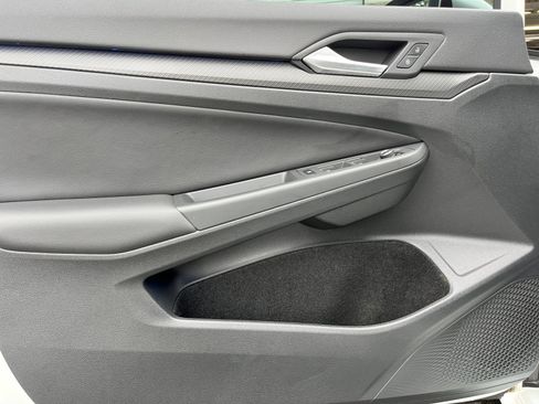 Used 2024 Volkswagen Golf R image 15