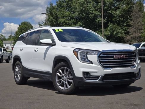 Used 2024 GMC Terrain SLT FWD image 2