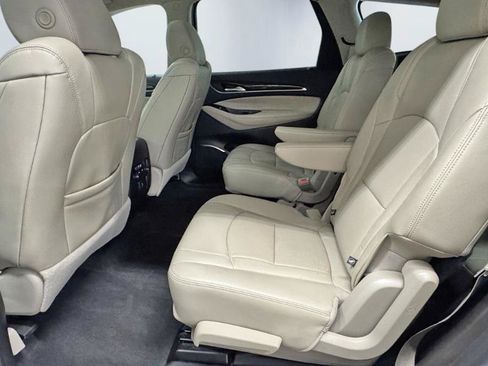 Used 2020 Buick Enclave Essence FWD image 21