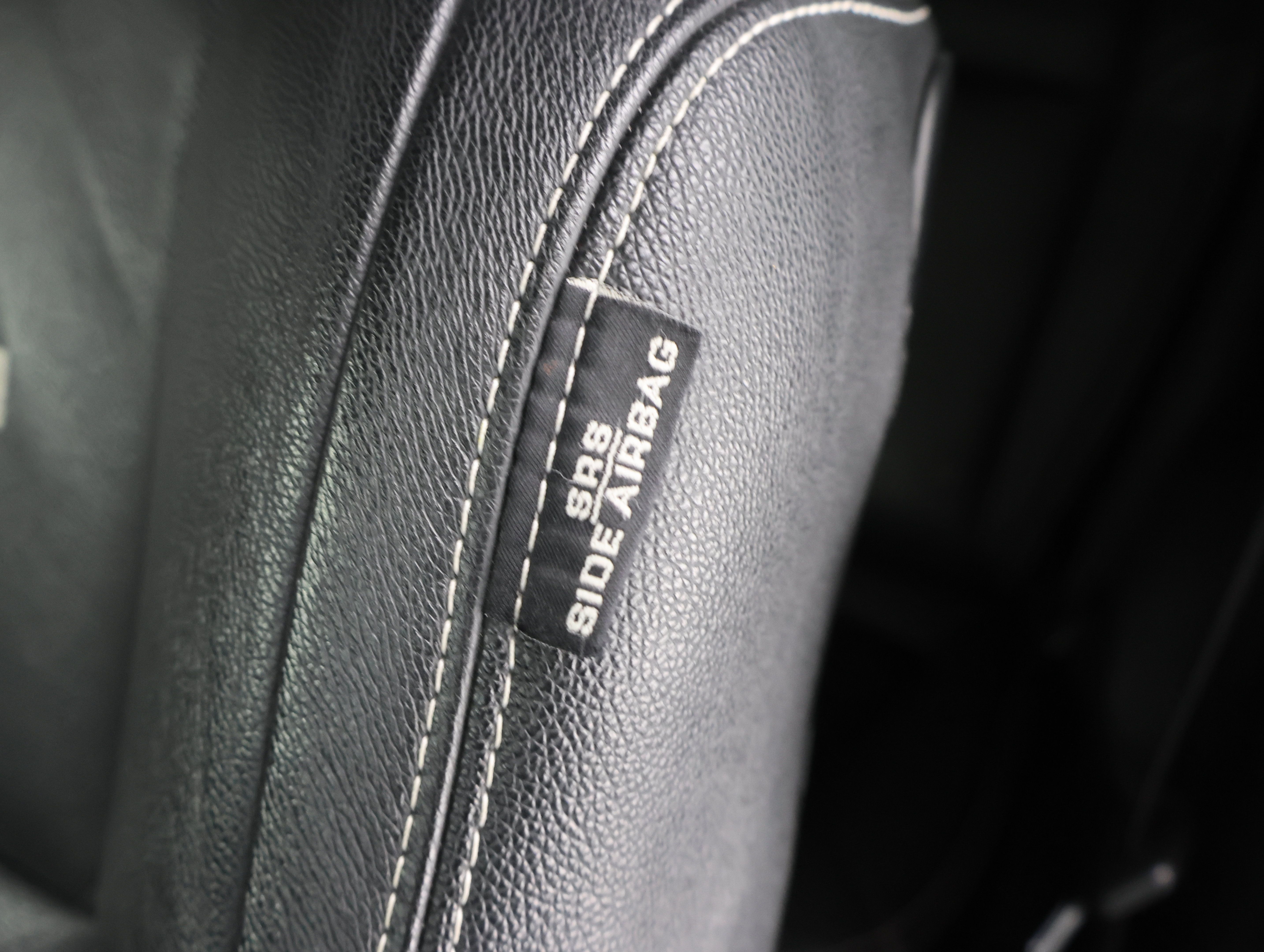 Used 2016 Dodge Challenger R/T w/ Blacktop Package RWD image 36