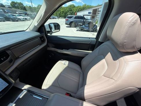 Used 2024 Ford Expedition Limited AWD/4WD image 23