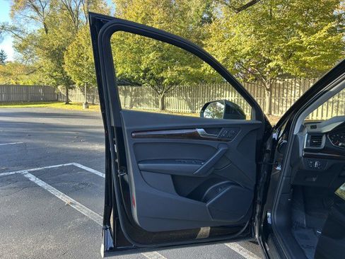 Used 2020 Audi Q5 2.0T Premium w/ Convenience Package image 19