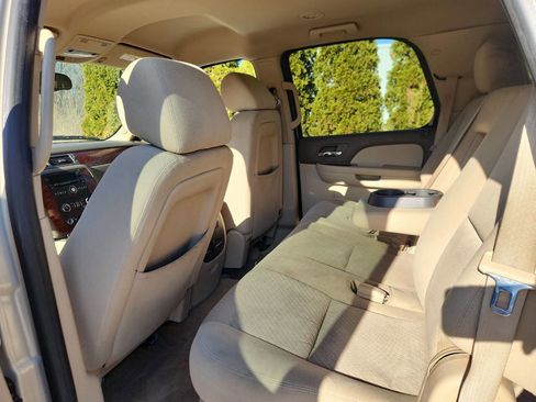 Used 2011 Chevrolet Tahoe LS image 19