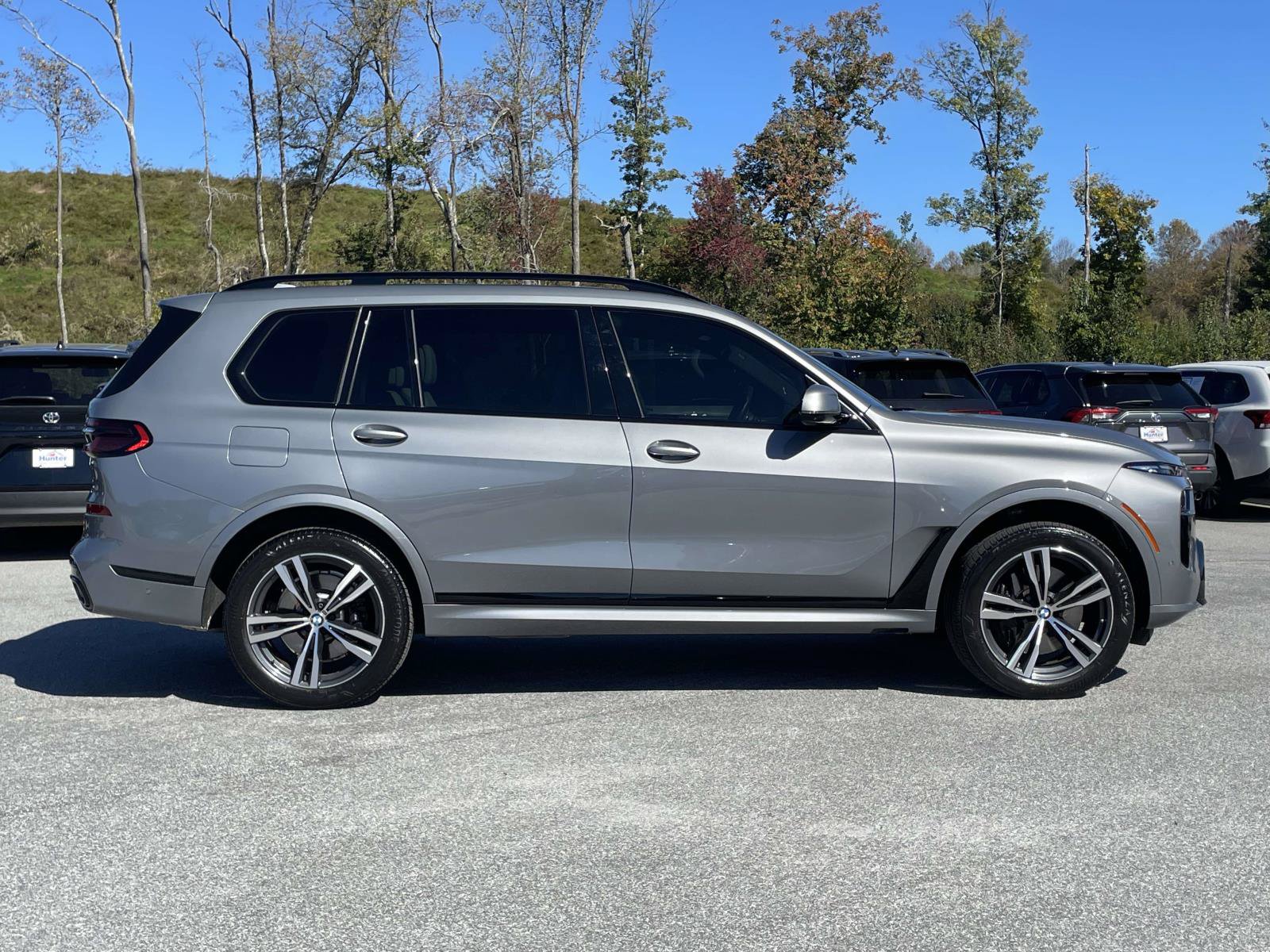 Used 2023 BMW X7 xDrive40i w/ M Sport Package AWD/4WD image 29